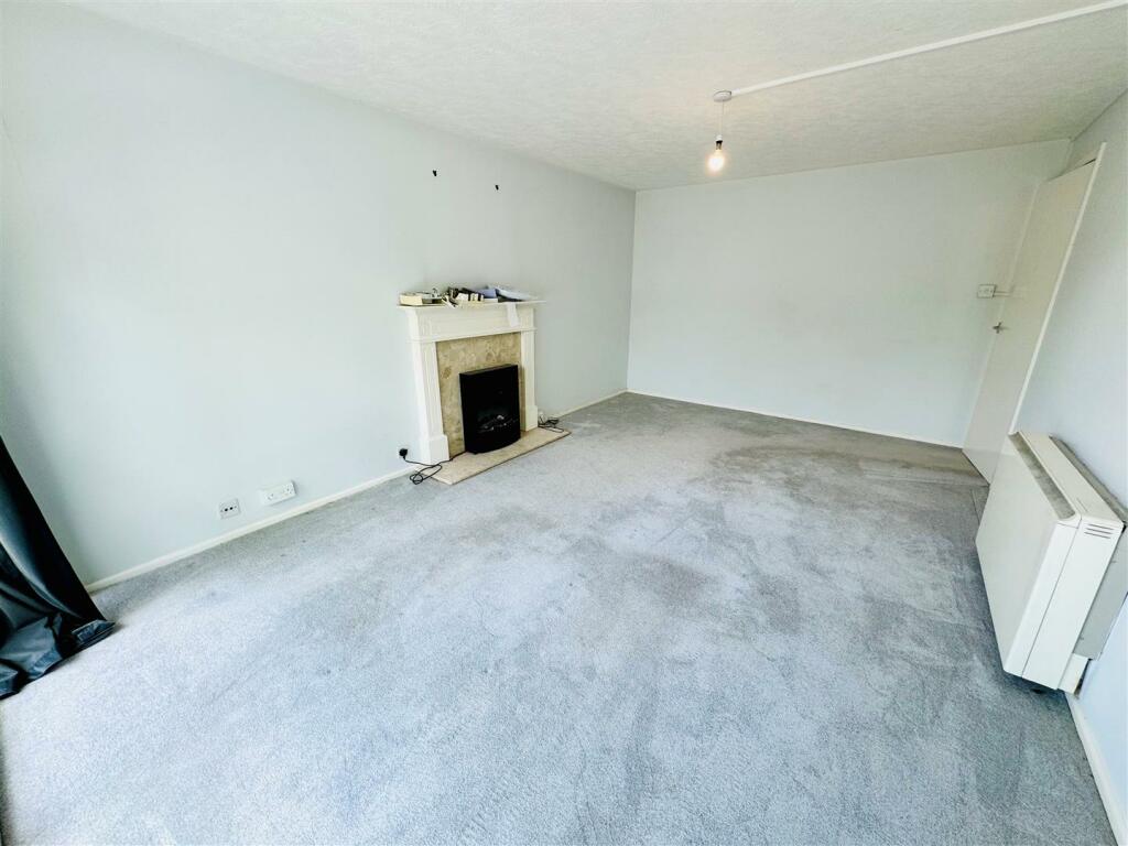 binswood living room_.jpeg