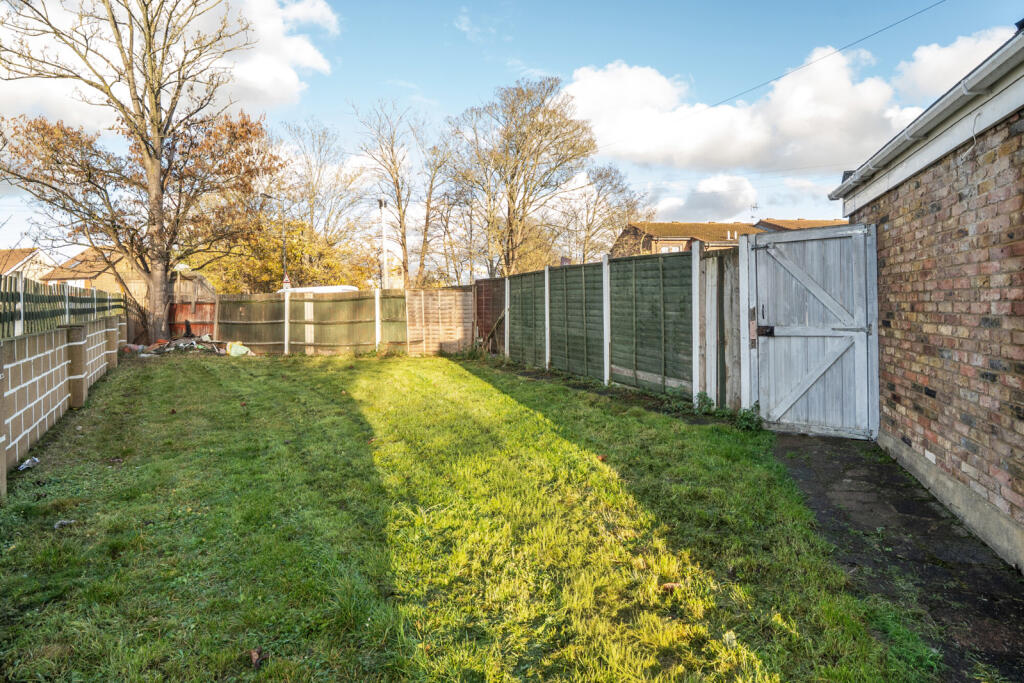 1387128-5-69304ad...