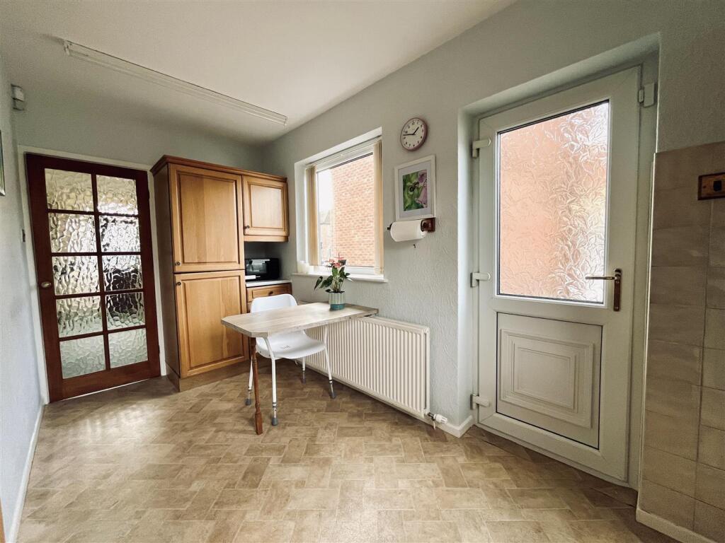 Breakfast Kitchen Aspect 2