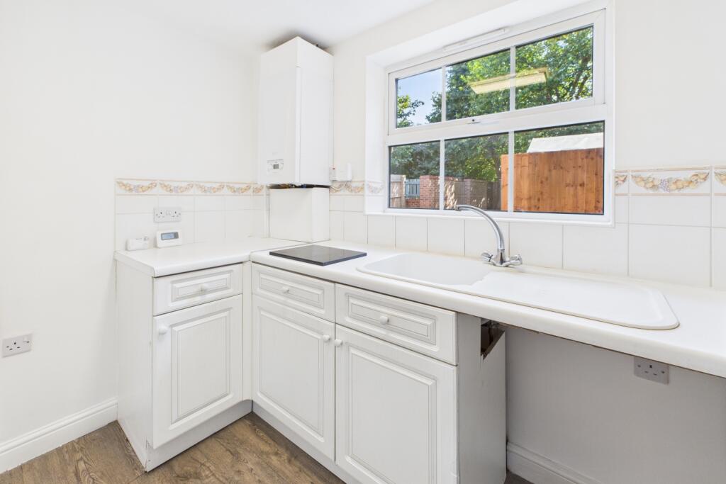 EweMove Spalding - Patriot Close - Kitchen