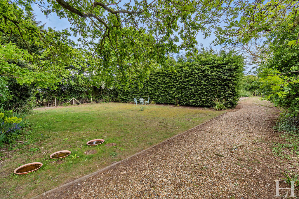 8647614-exteriorW...