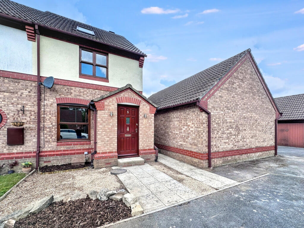 3 Bedroom End Terrace