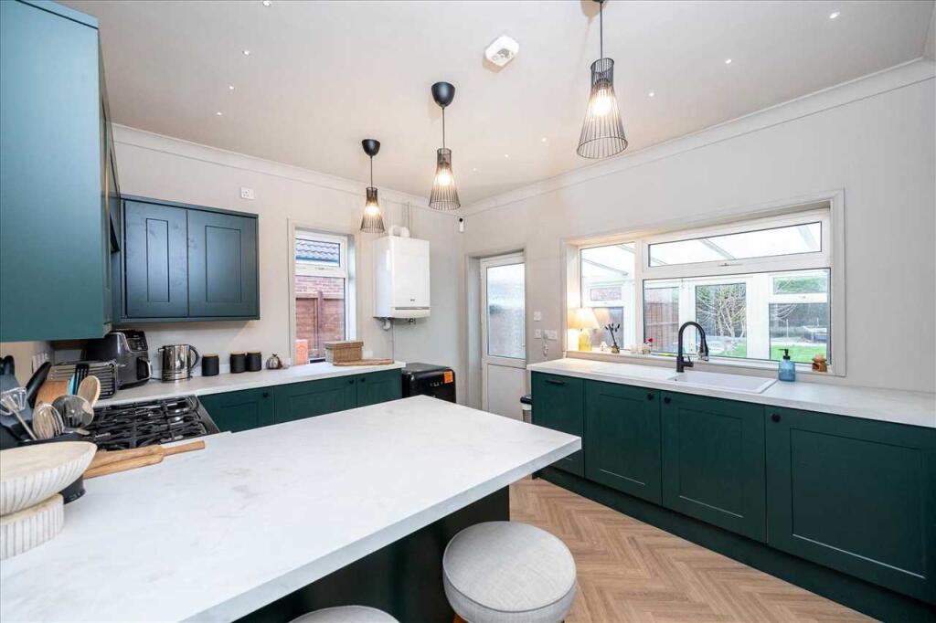 Kitchen: