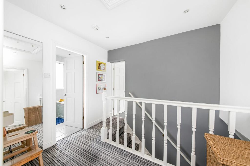 FIRST FLOOR LANDING