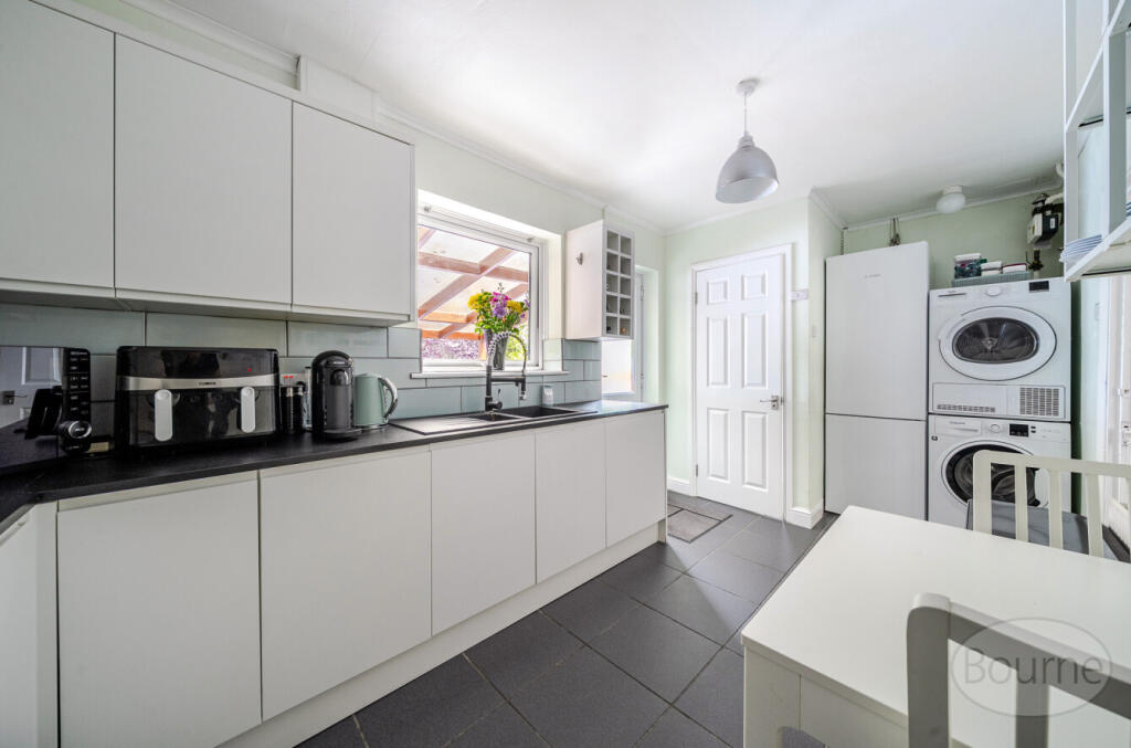 8e135177-1eb8-43f...