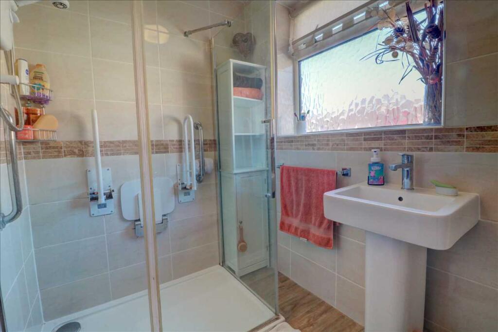 SHOWER ROOM