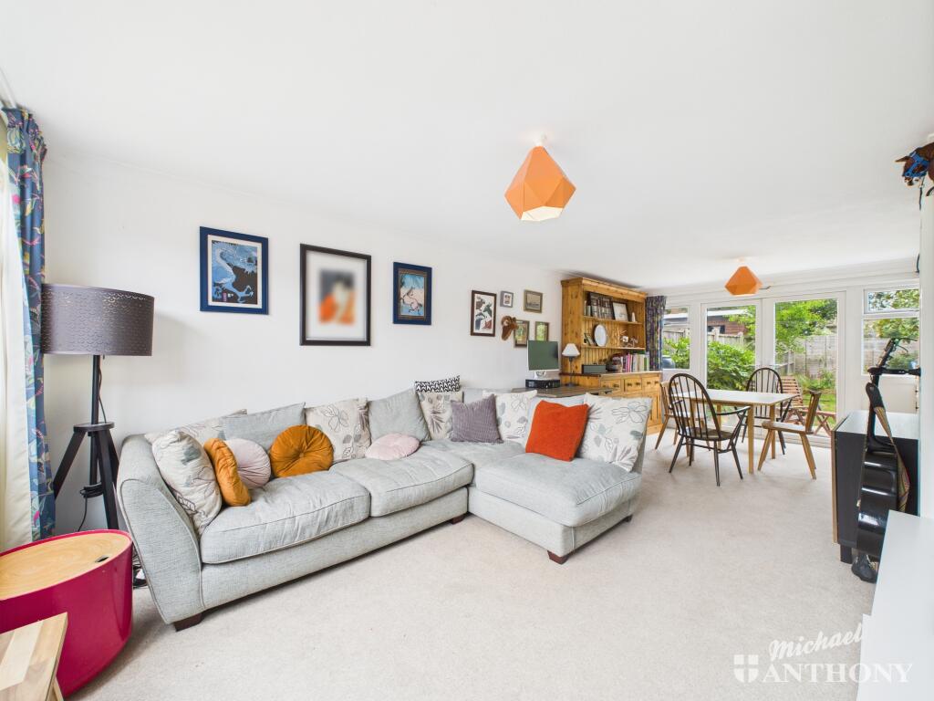 CAM02773G0-PR0317-STILL001