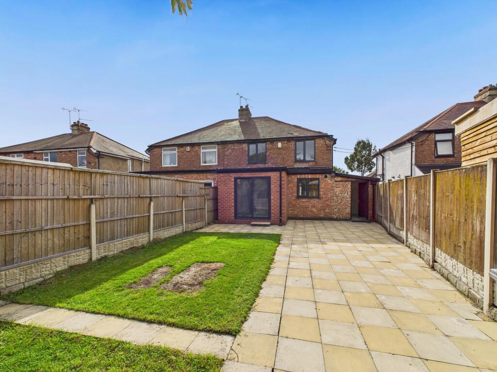 CAM03674G0-PR0648-STILL005