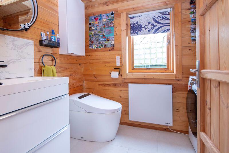 Annexe Utility / W.C
