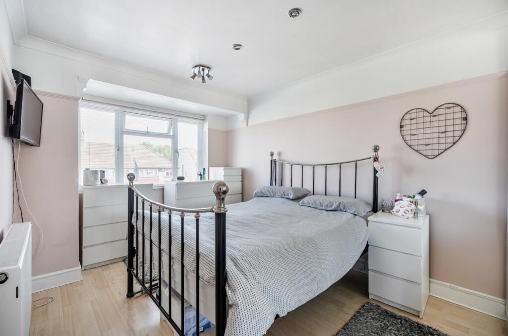 1347584-10-68baf73a5e02f