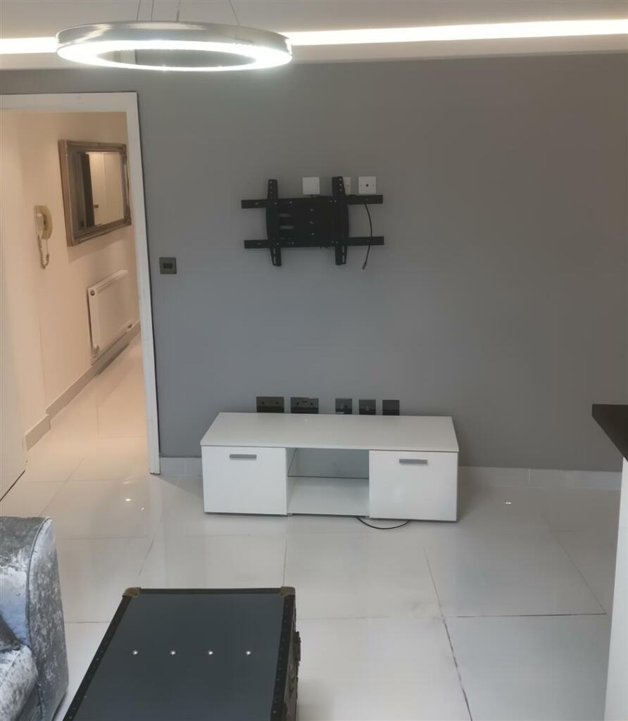 5. Living room NEW.jpg