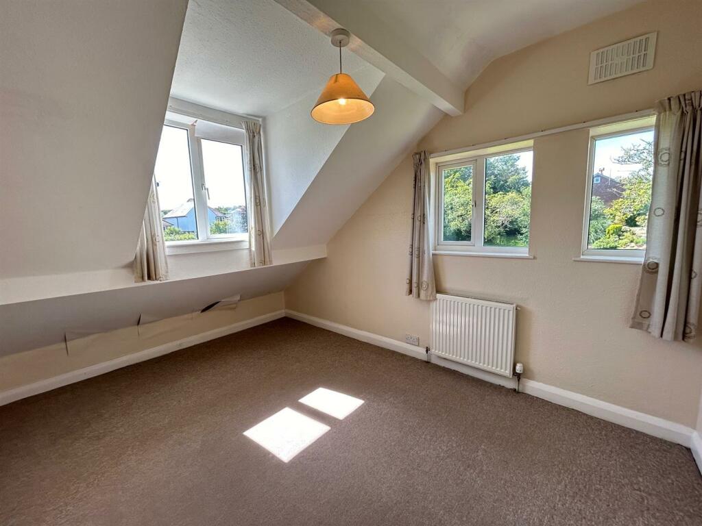 bedroom 3.jpg