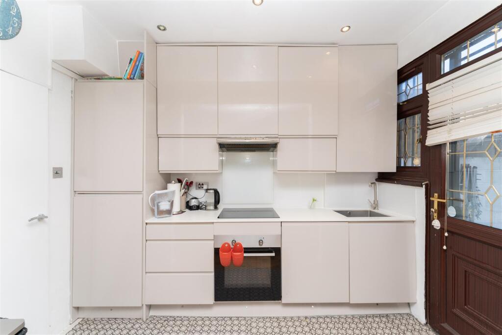 457 Uxbridge Road Kitchen.jpg