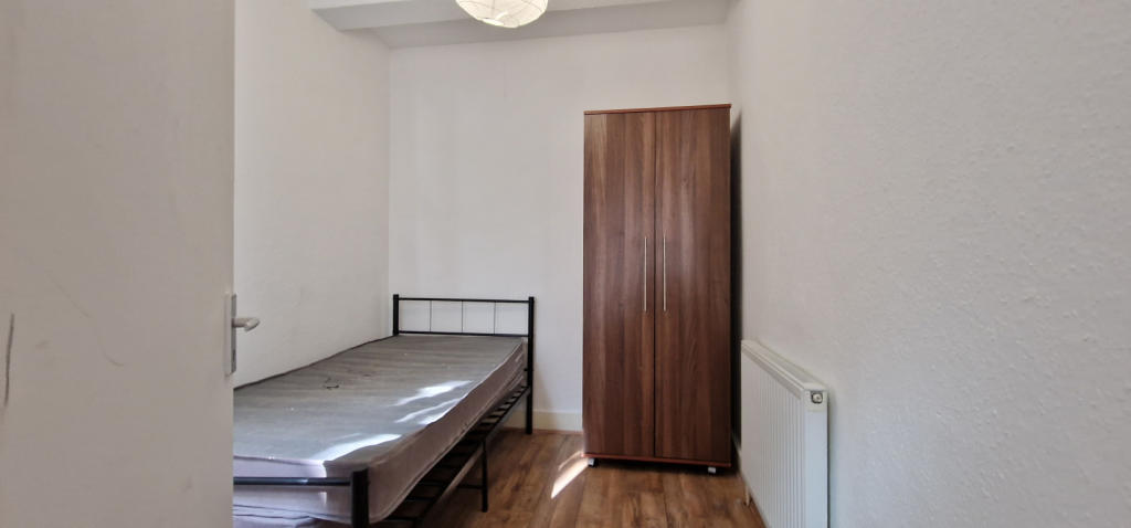 REAR BEDROOM