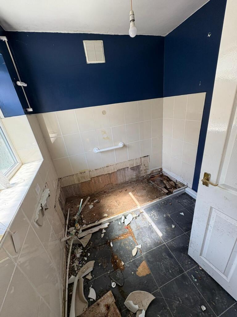 Bathroom T202507301326.jpg