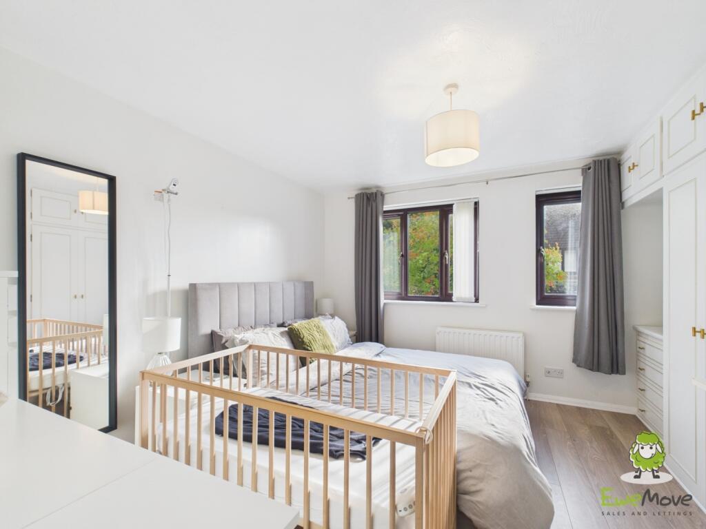 EweMove Estate Agents Basingstoke - Long Copse Cha