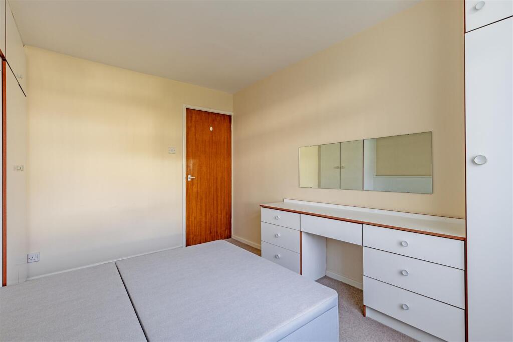 Bedroom 1-2.jpg