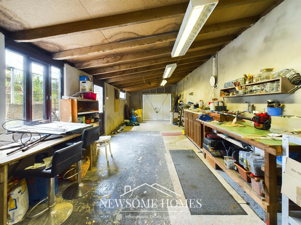 Garage 2