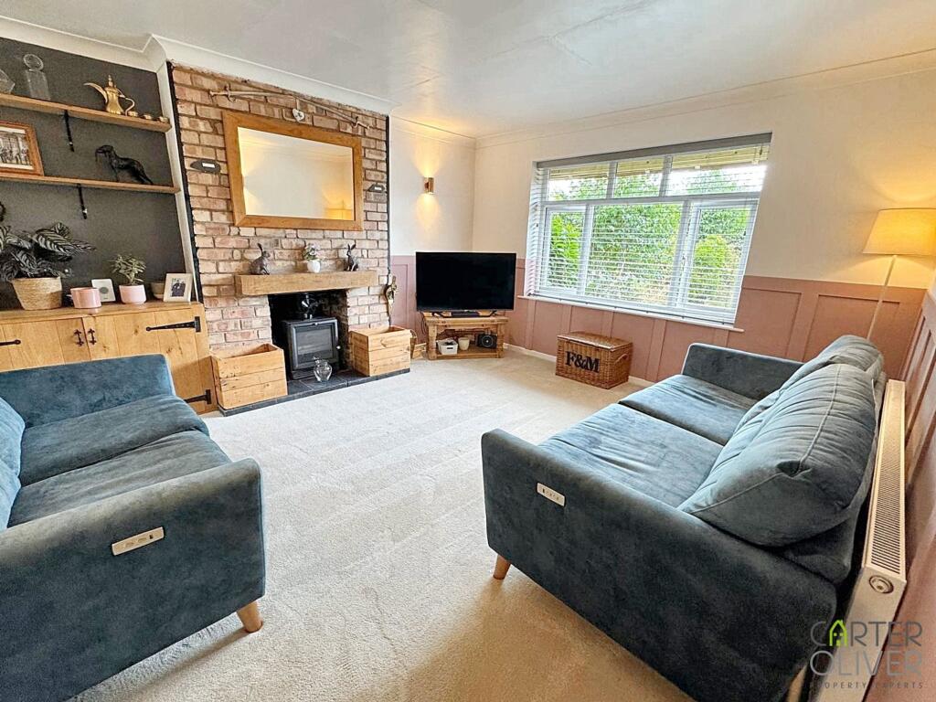 Lounge / Office Area