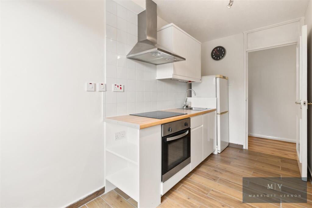 Flat 8 Wenderholme Court MV-5.jpg