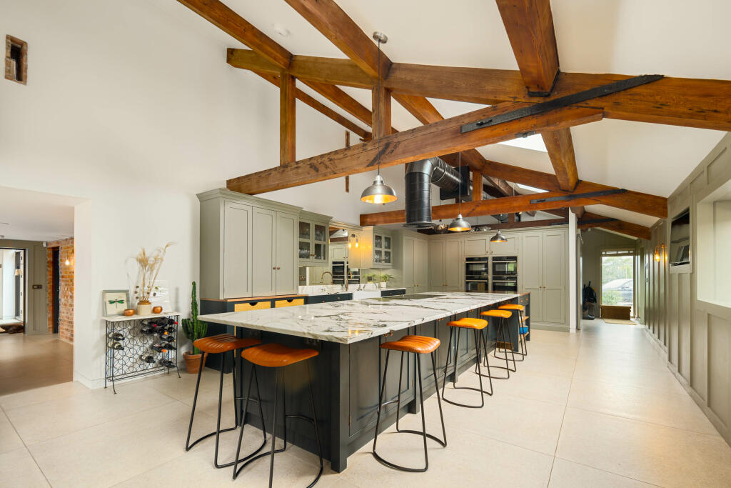 20231011-1135_Maison Haus - Blakeley Stables, Knut