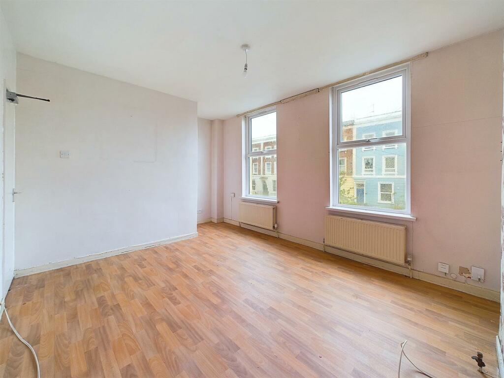 4 - 2 X 2-Bed Maisonette In Montpelier.jpg