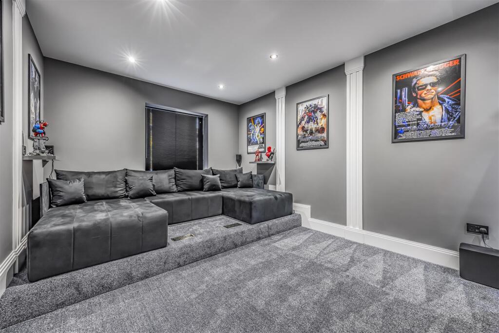 31 Lovedean Lane, Waterlooville-PorticoMarketing-S