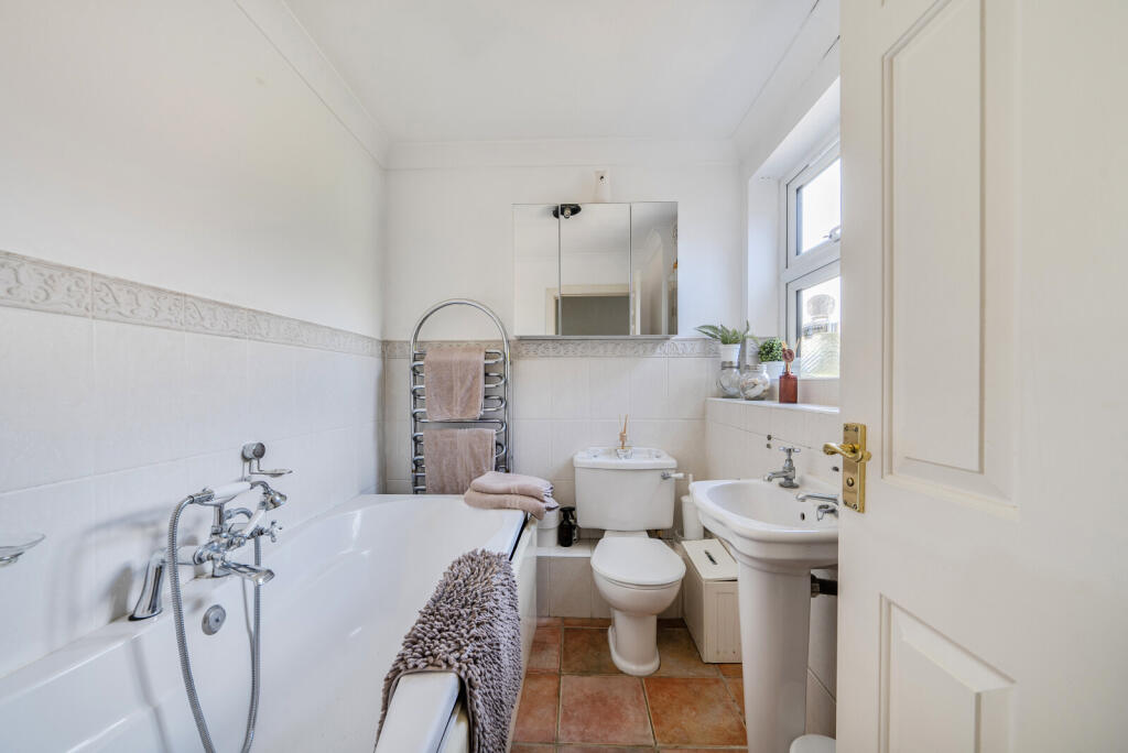 1350986-4-68c1b8b...