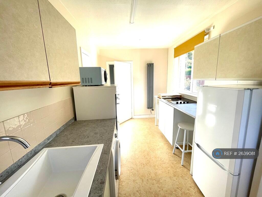 Kitchen/Breakfasting 2