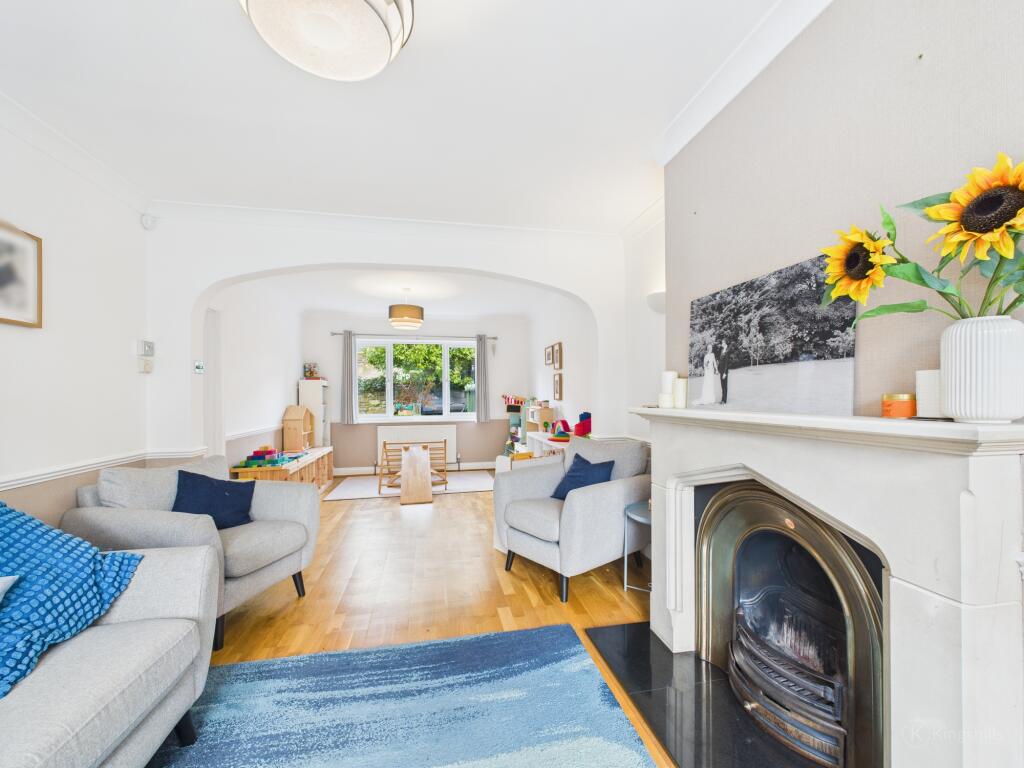 CAM02136G0-PR0491-STILL012