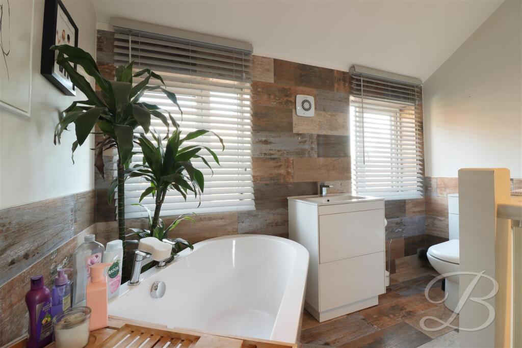 Alma Street West, Chesterfield