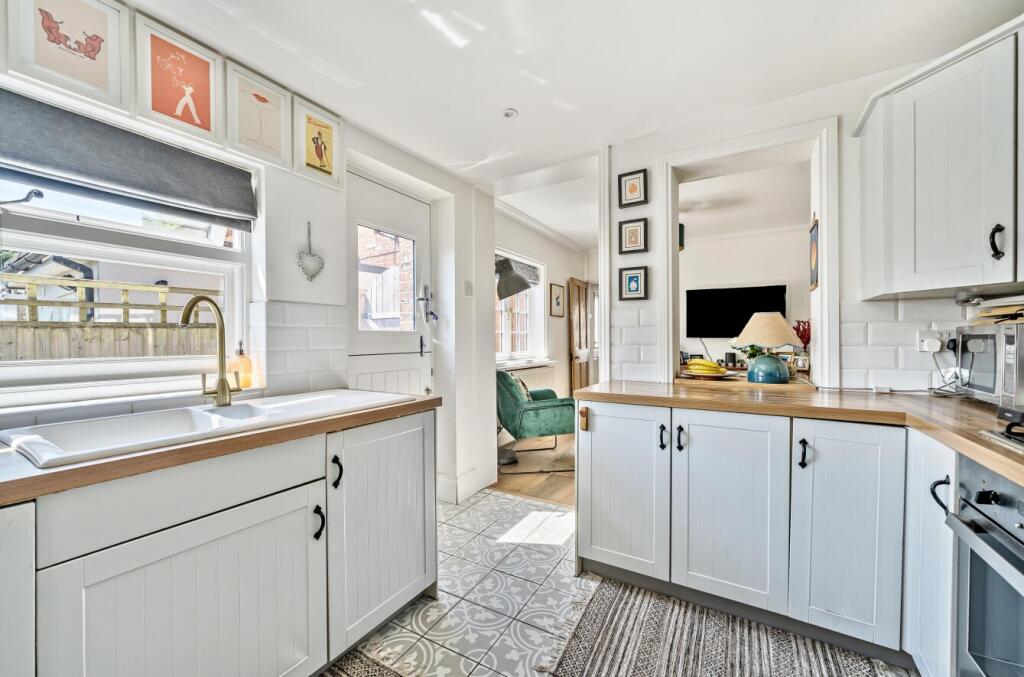 1290138-19-682494...