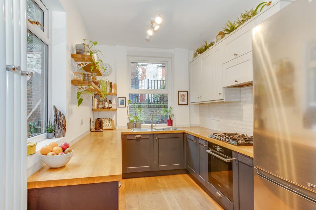 KITCHEN, DINER AND LIVING ROOM