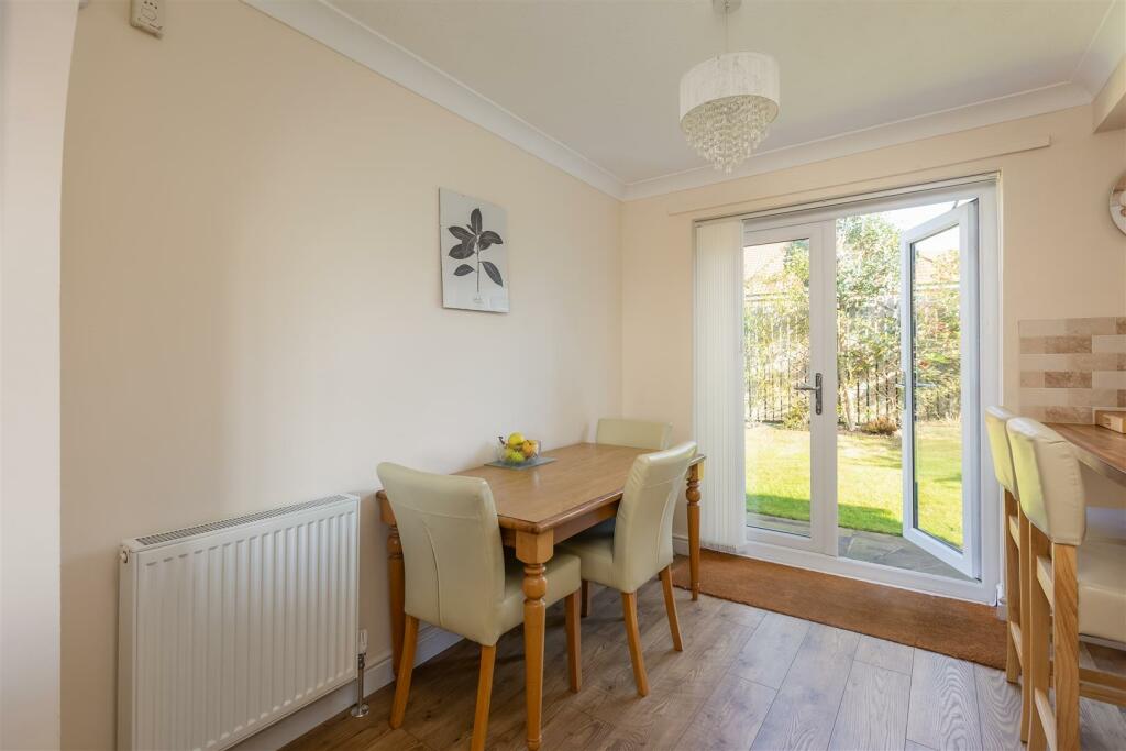 Corbie Way 33 Kitchen Dining Room-5.jpg