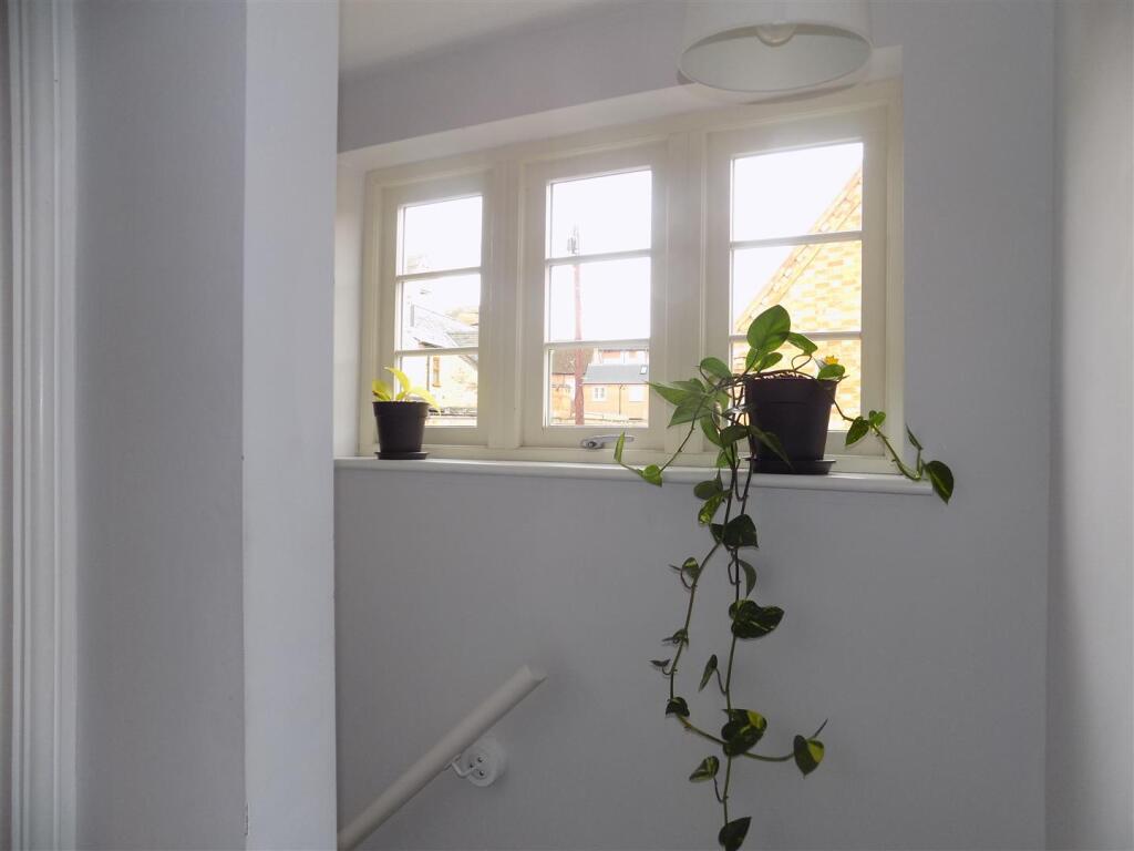 Mount Cottage - Landing.JPG