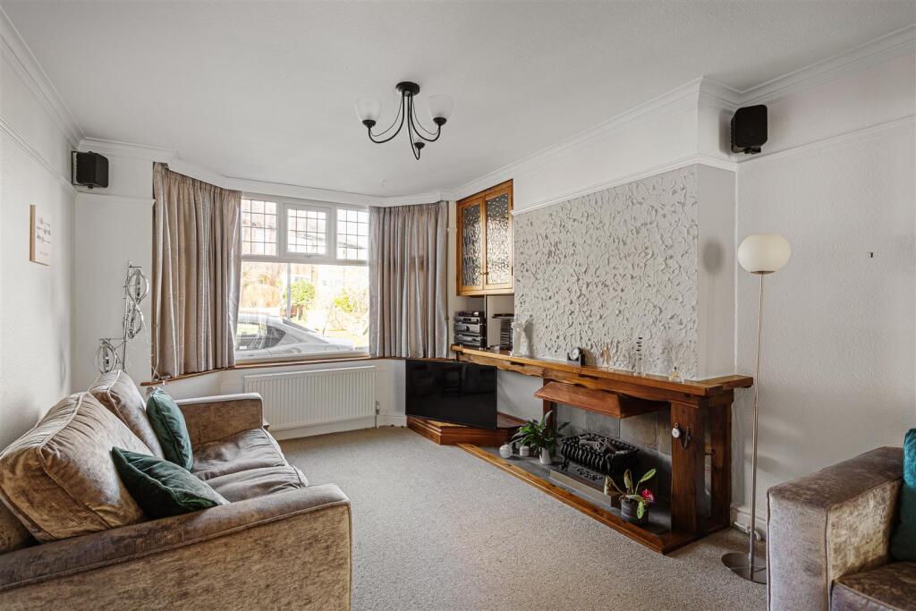 49_Greencliffe_Drive_1.jpg
