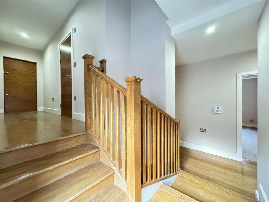 WhatsApp Image 2025-04-10 at 17.35.46_bf89f3b4.jpg