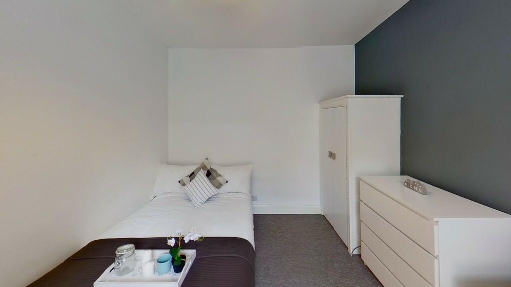 44-Wellington-Str...