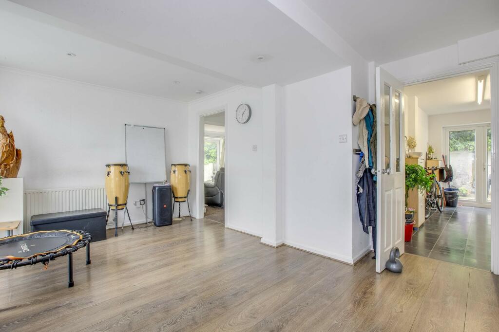 9 Rook Road, HP10 0PY (LOW RES)-14