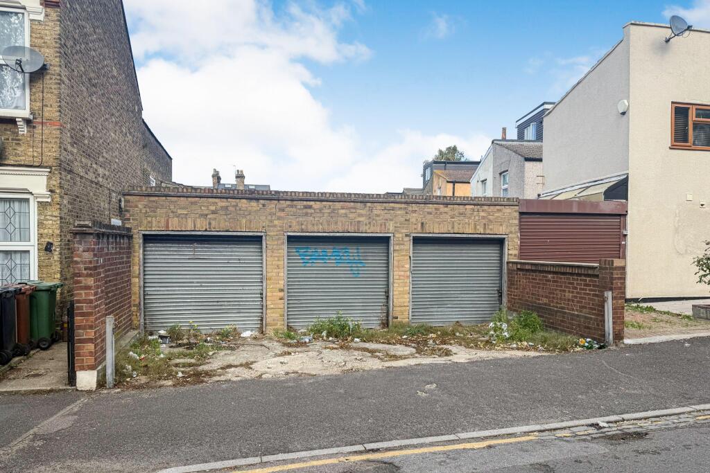 Garages adjacent to 2A Eldon Road, Walthamstow, London, E17 7BZ