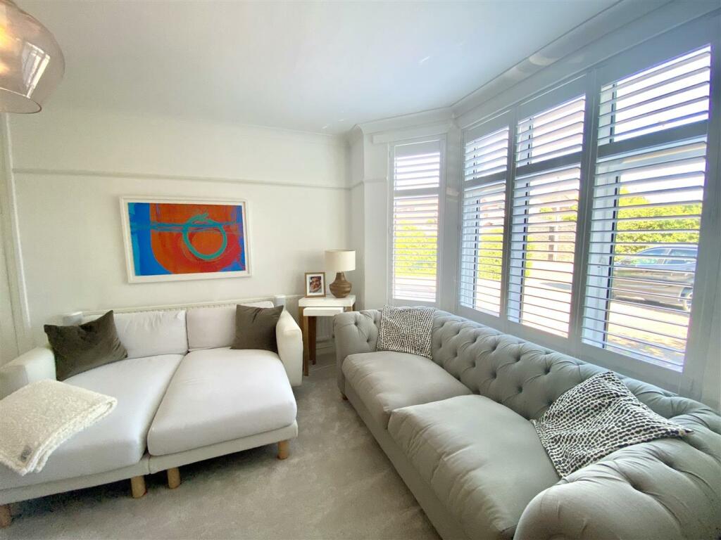 SITTING ROOM