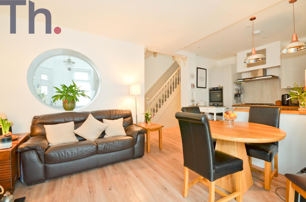 Lounge &amp; Dining Area