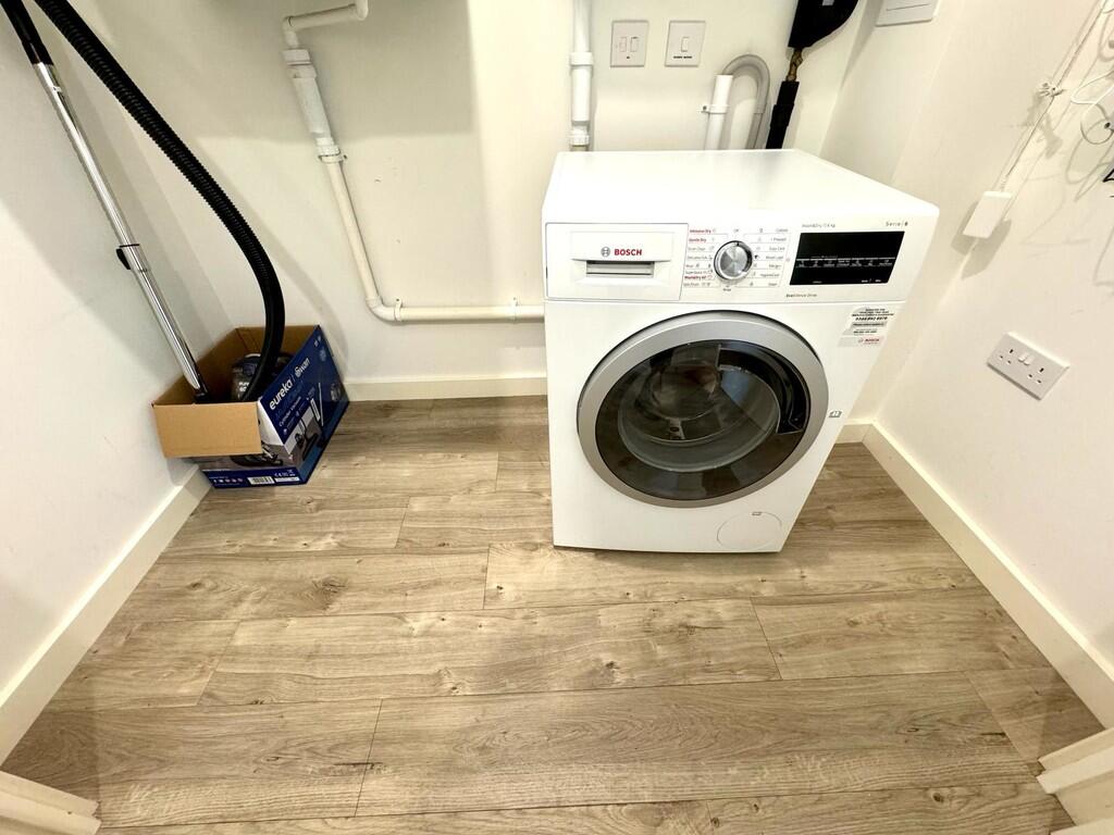 26e5acb5-e474-402...