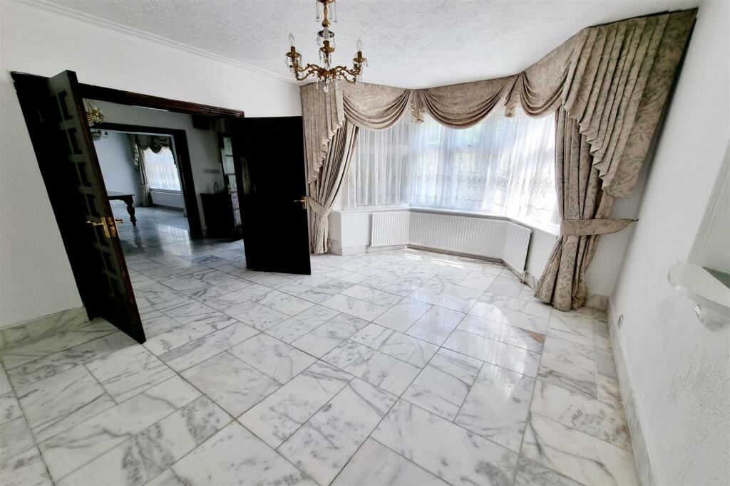 RECEPTION ROOM 2: