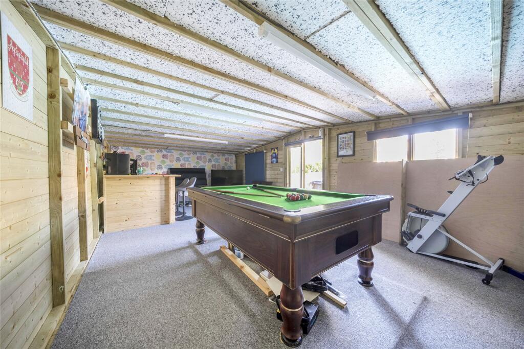 Garden/Games Room