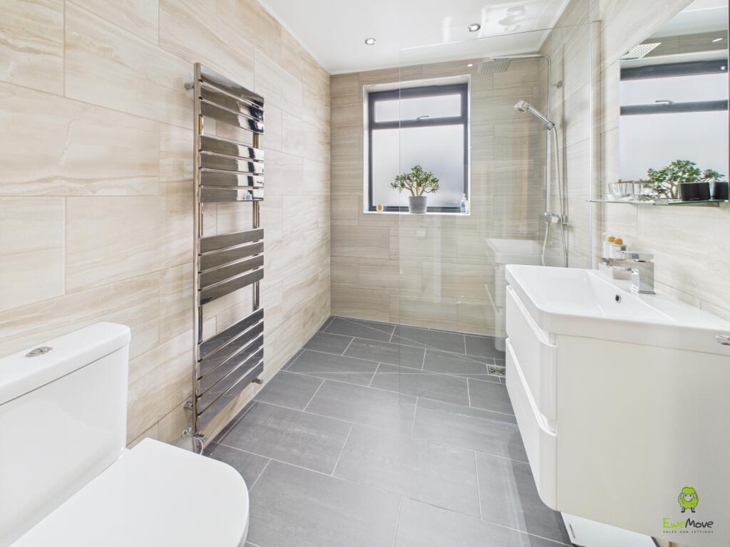 Presented by Clinton at EweMove Bexleyheath and Da
