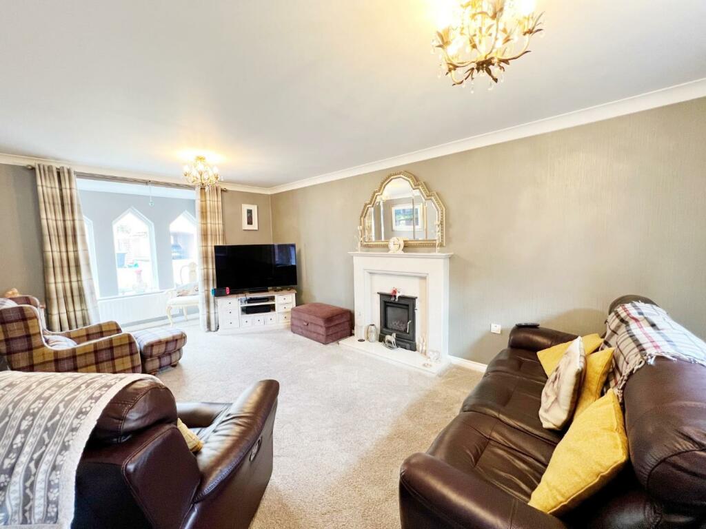 Lounge pic 2.jpg