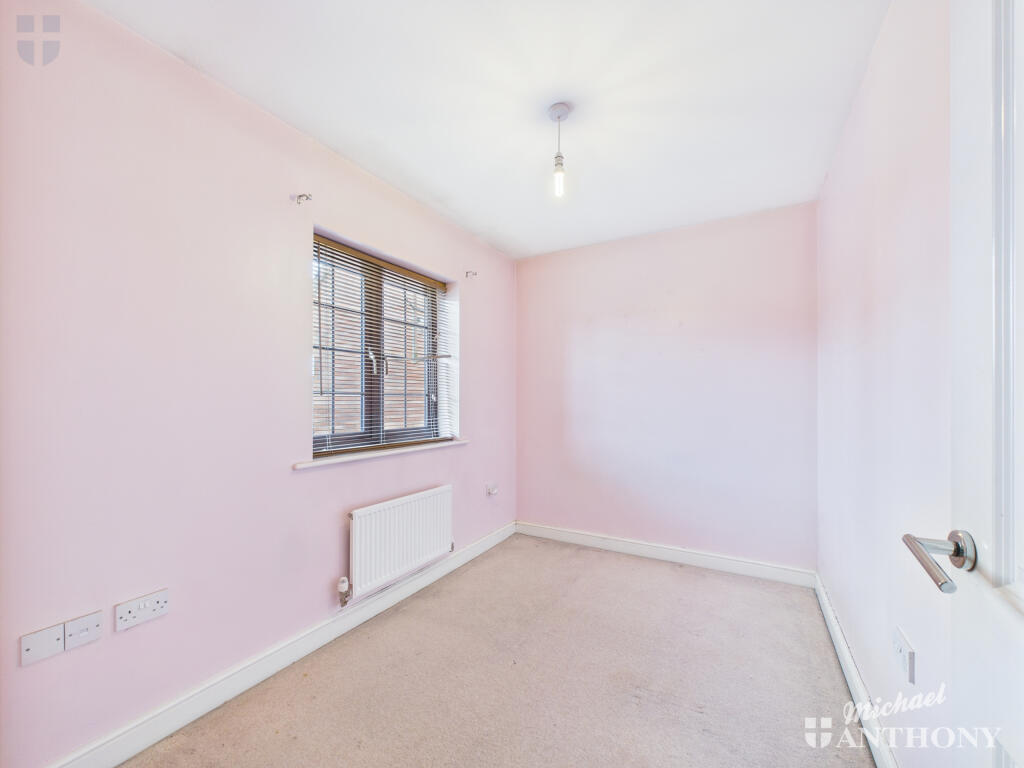 CAM03218G0-PR0717-STILL006