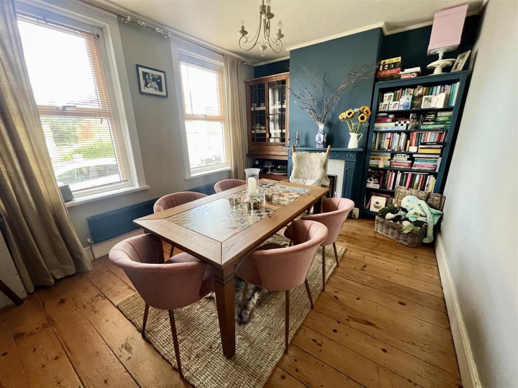 Dining Room: