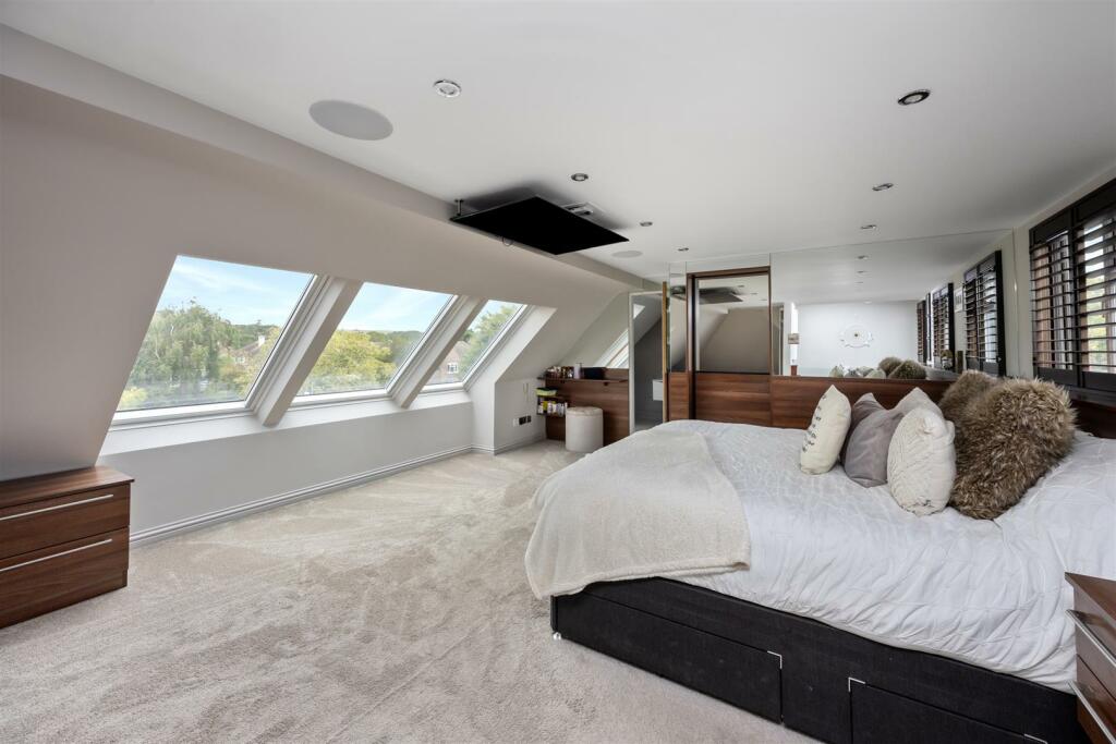 Offington Avenue, 85-014.jpg